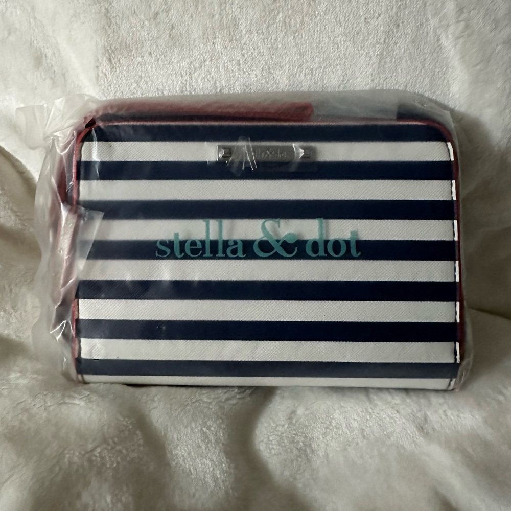 Blue-white stripe wallet
